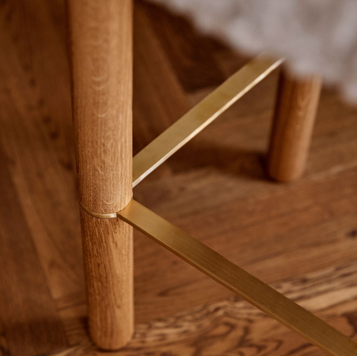 Emilia Barkruk Antraciet Grijs