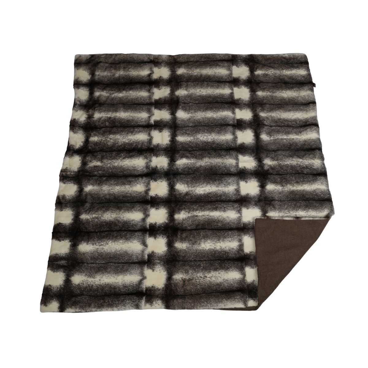 Deense Nerts Plaid | Kasjmier Achterkant | Black Cross | 160x160 cm