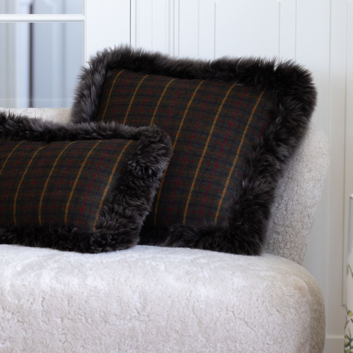 Eenzijdig Schapenvacht Kussen | LW | 52x52 cm Cacao-Donkerbruin/Taupe