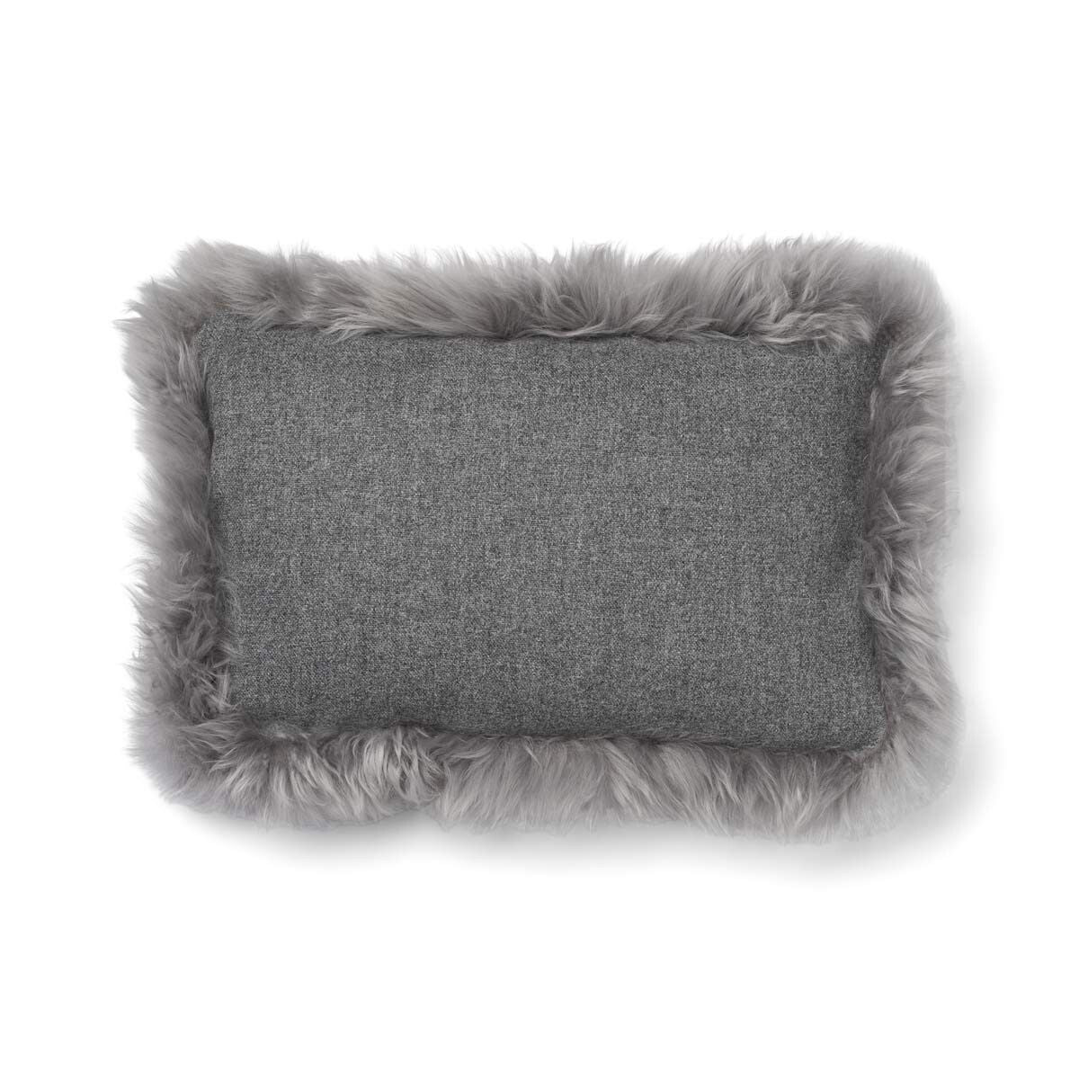 Wollen Kussen | LW rand | 52x52 cm | 34x52 cm Steen/Lichtgrijs