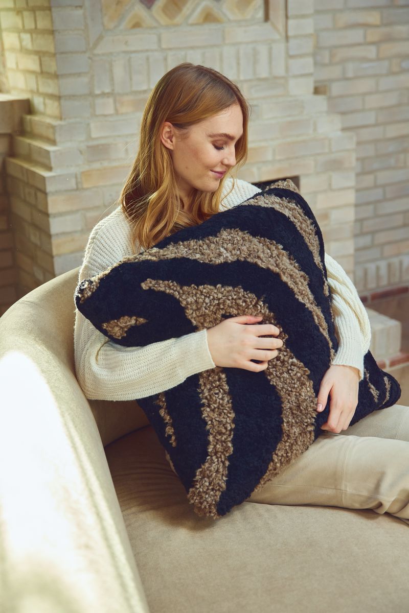 Zebra Kussen | Dubbelzijdig | 60x60 cm Taupe/Zwart