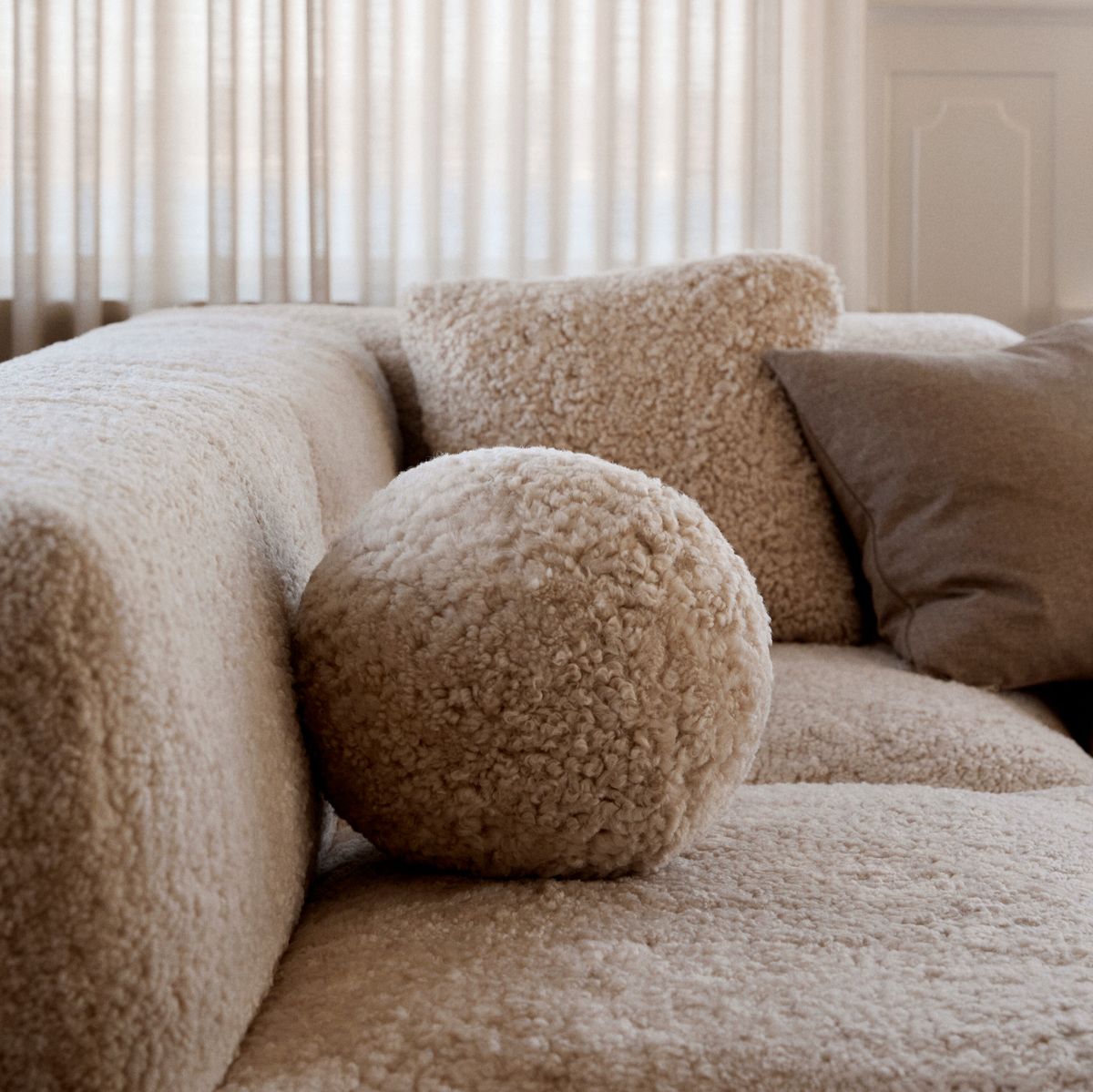 Angeliet Kussen | Ø25 cm | Ø30 cm | Ø35 cm SW Curly Zwart