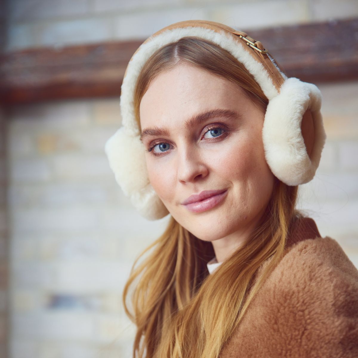 Simone Oorwarmers Beige
