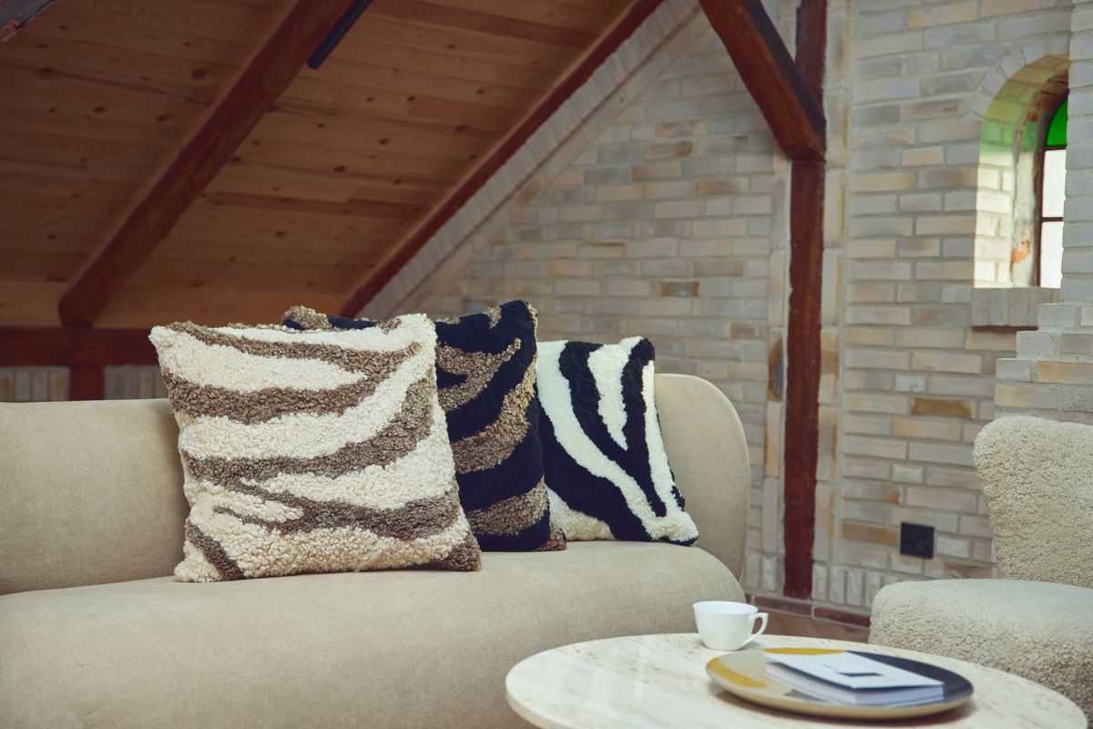 Zebra Kussen | Dubbelzijdig | 60x60 cm Taupe/Wit