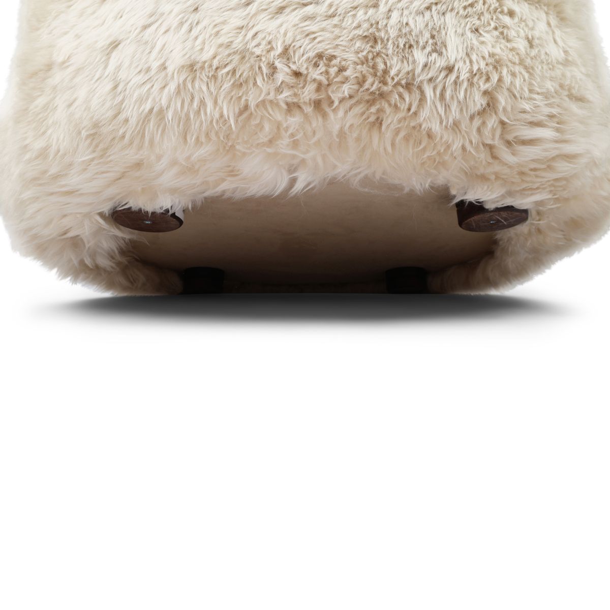 Skandi Ronde Loungestoel | Langharige Schapenvacht Linnen