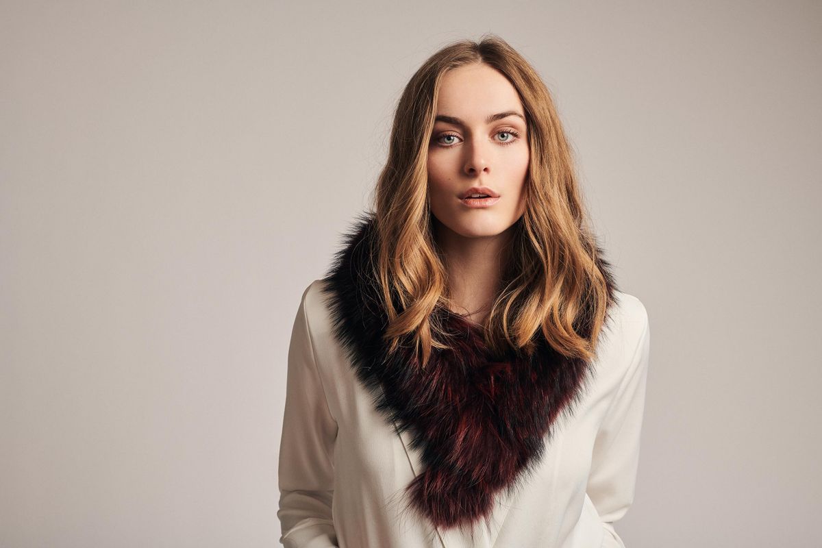 Klara Kraag Burgundy