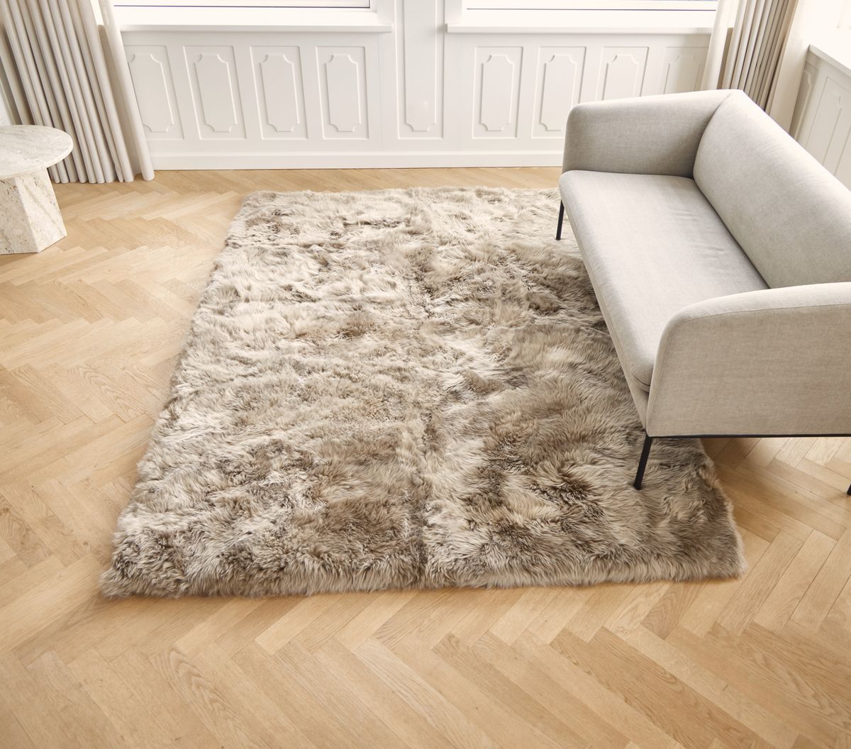 Langharig Schapenvacht Design Kleed Taupe