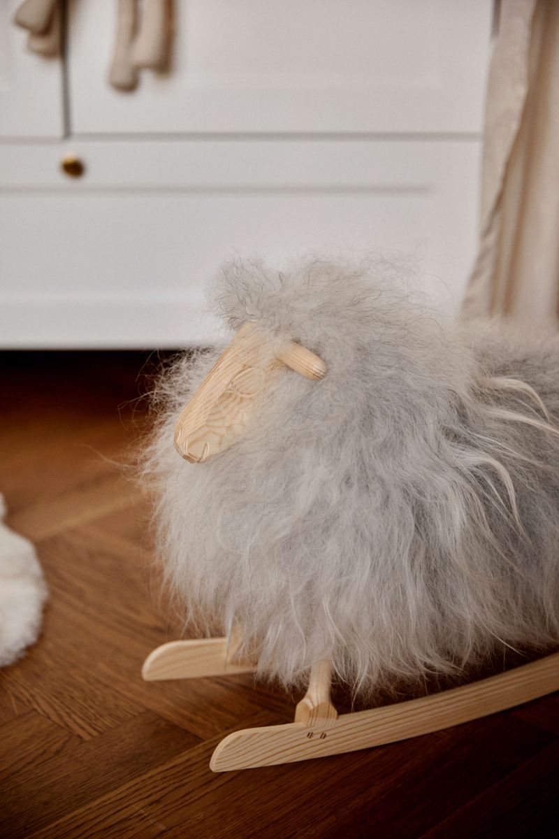 Schommelschaap | Langharig | L85xW25xH60 cm Natuurlijk Zwart